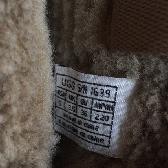 Tall Leather Ugg boot - Picture 5 of 9